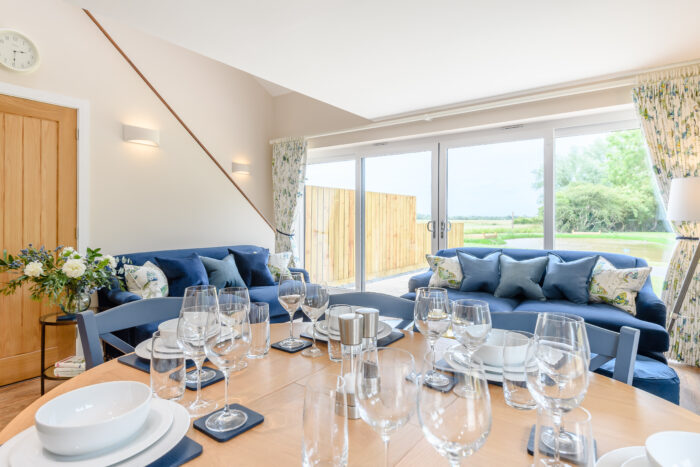 8423451-interior10-700x467